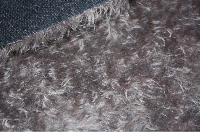 MOH-2305   Mohair Graulila mit rauchblaugrauem Rücken