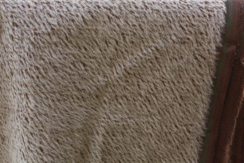 MOH-1103   Mohair Hellbraun mit schokofarbenem Rücken